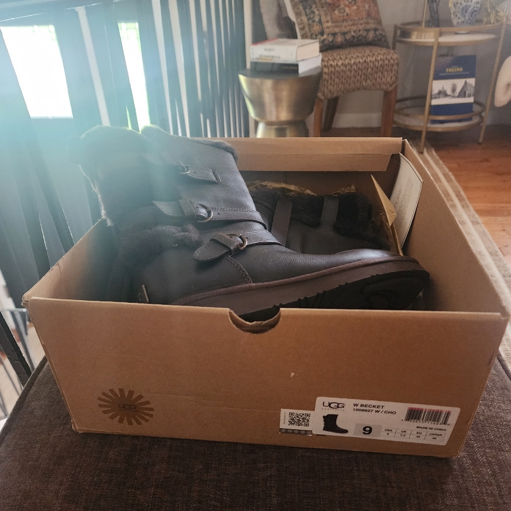 Ugg boots, size 9, dark brown